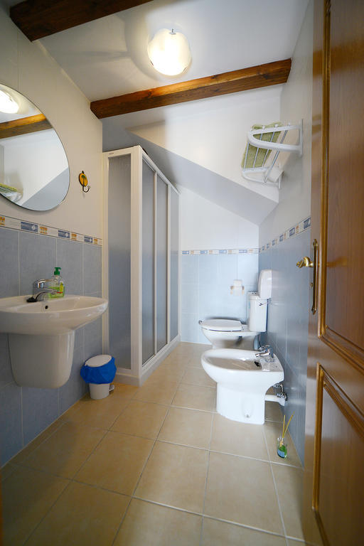 Apartamentos Bellavista Alquezar Bilik gambar